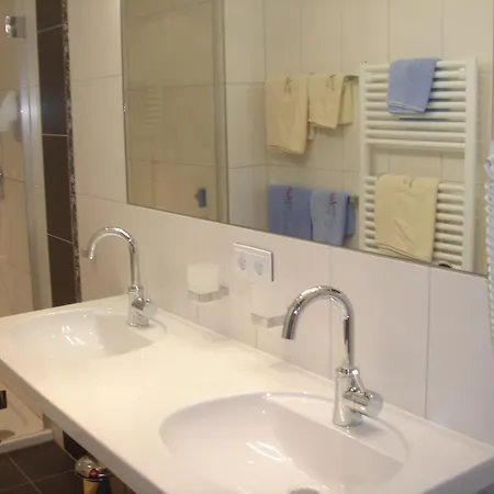 Hotell Anna 3*